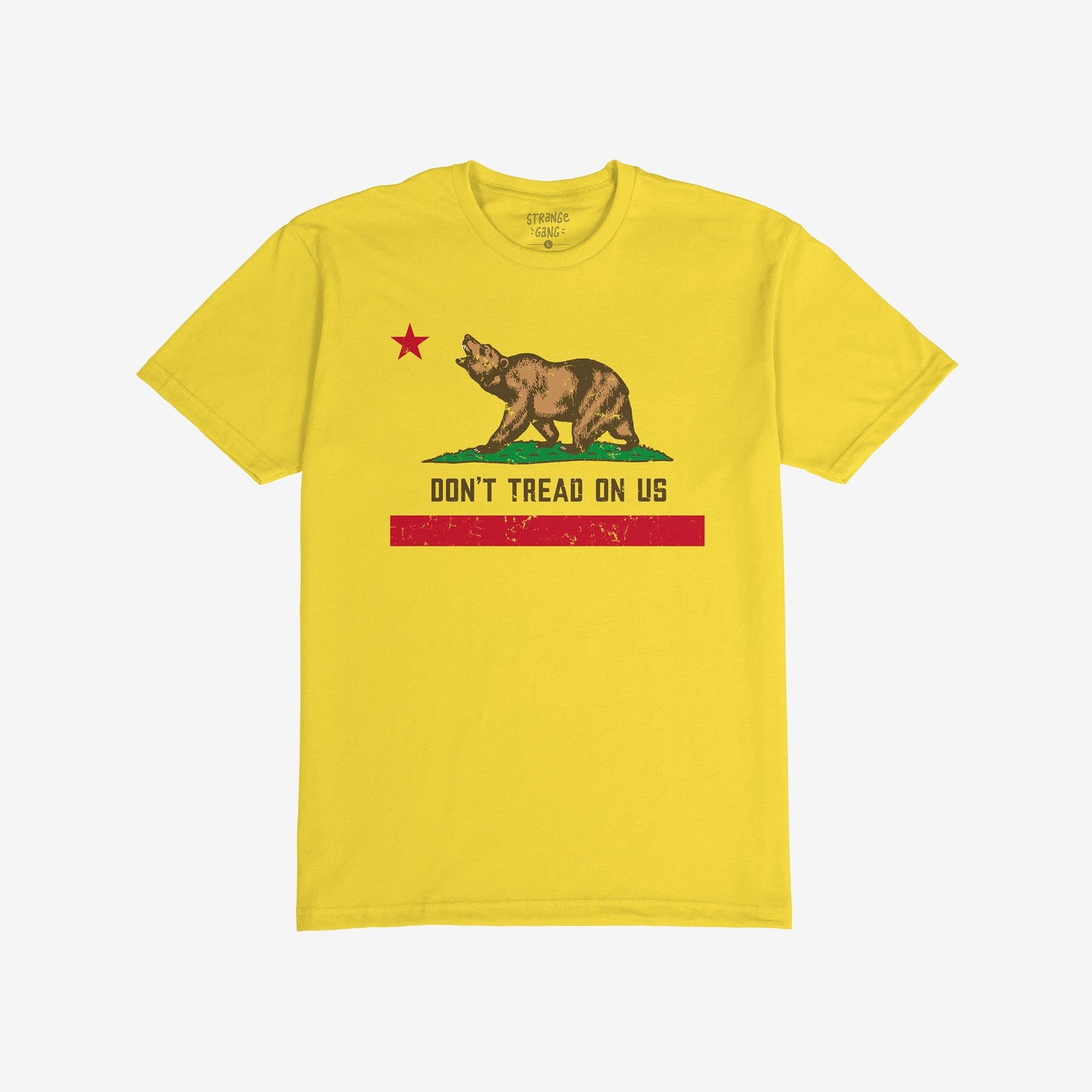 California Gadsden Flag T-shirt featuring a bear and red star design with the slogan “DON’T TREAD ON US,” symbolizing resistance and unity. Brand name visible inside the collar.