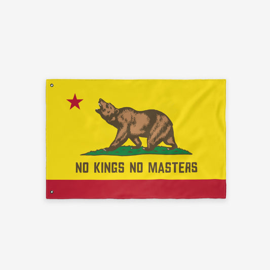 California No Kings Flag featuring a brown bear on grass with the slogan “NO KINGS NO MASTERS.” Ideal for expressing resistance and California pride, perfect for protests or decor.