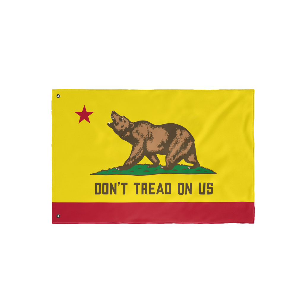 California Gadsden Flag combines California's bear flag with the Gadsden motif, featuring a grizzly bear on grass and DON’T