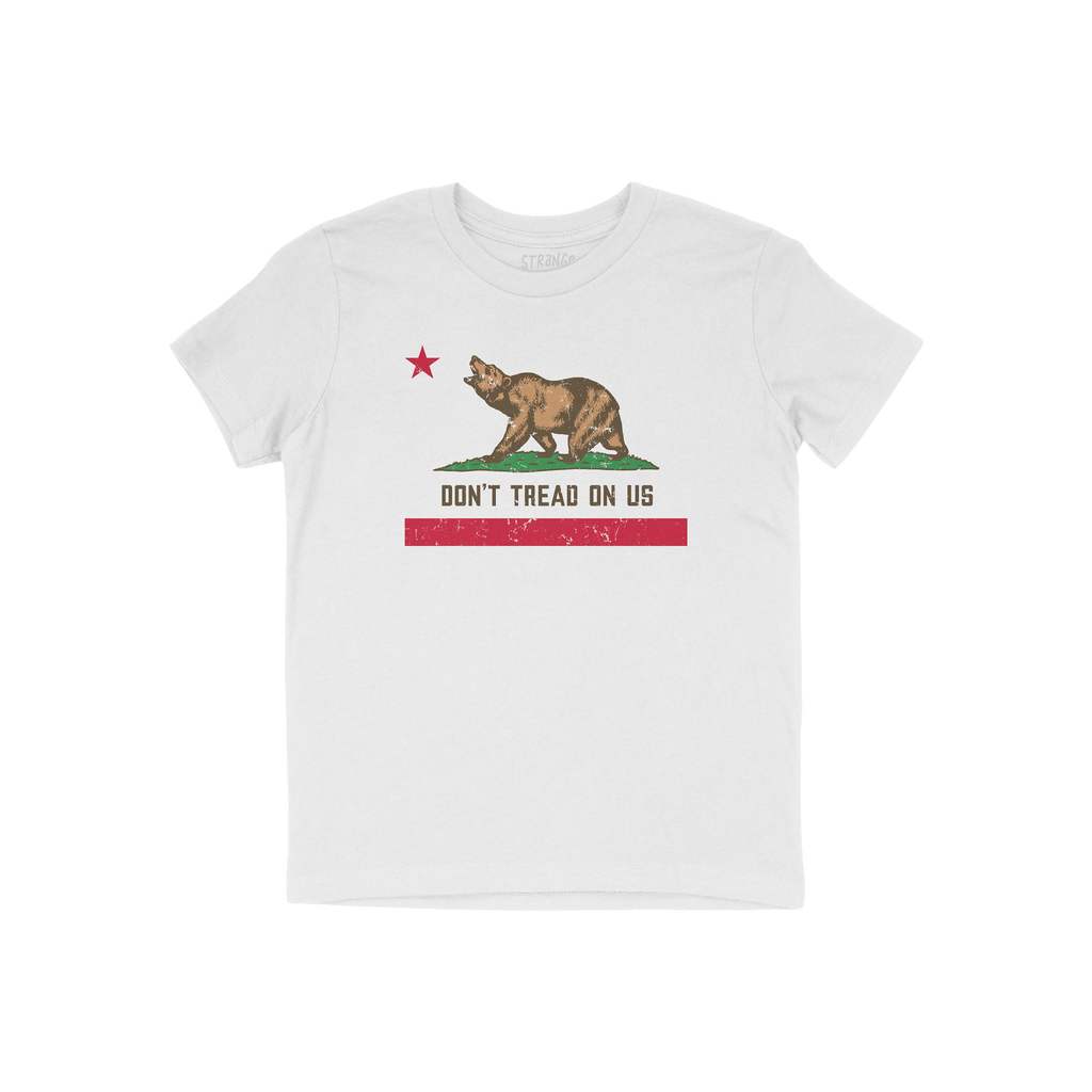 California Gadsden Flag Shirt features a bear on grass, a red star, and DON’T TREAD ON US beneath, echoing California's fla