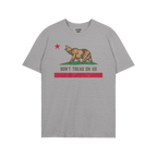 California Gadsden Flag Shirt: Heather-gray T-shirt with a stylized California bear and Don’t Tread On Us slogan, symbolizi