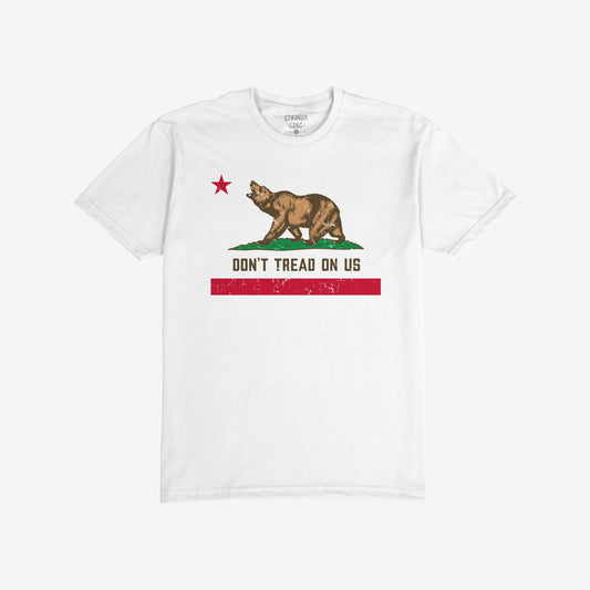 California Gadsden Flag T-shirt featuring a stylized bear and red star above the slogan “Don’t Tread On Us,” creatively reinterpreting iconic symbols to express unity and defiance.