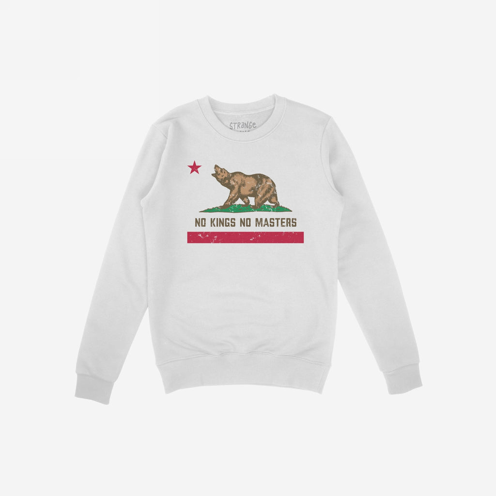 California No Kings Flag Shirt featuring a roaring bear on grass, red star above, and NO KINGS NO MASTERS slogan with distressed red bar, embodying rebellion and autonomy.