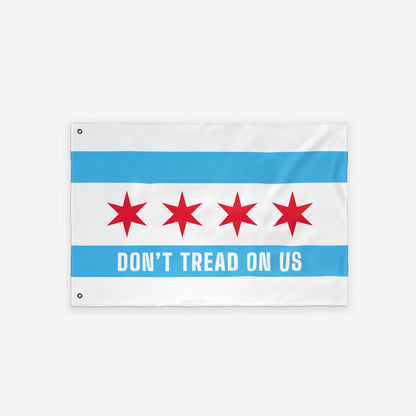 Chicago Gadsden Flag featuring two blue stripes and four red stars with DON’T TREAD ON US slogan, symbolizing protest and resistance. Made of lightweight polyester, ideal for rallies or display.