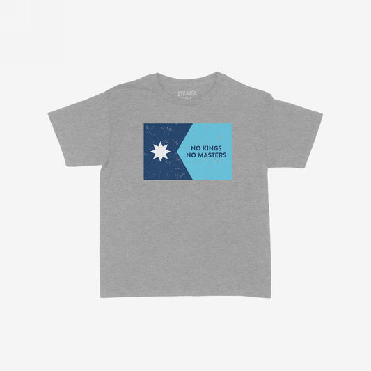 Heather-gray Minnesota No Kings Flag Women's Baby Tee features a split graphic with navy and sky-blue panels, starburst, and the slogan “NO KINGS NO MASTERS,” embodying a rebellious, anti-authoritarian spirit.